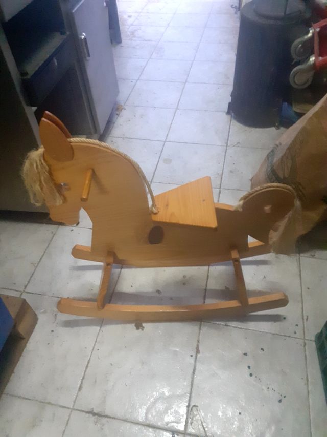 #balancin caballito de madera