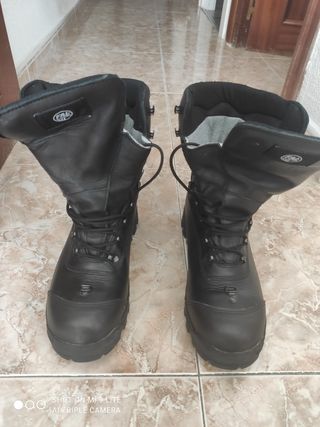 Botas Nieve ( Escucho ofertas ) de segunda mano en Alcalá de Henares en  WALLAPOP