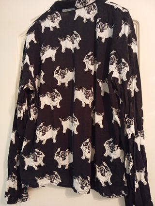Blusa Negra con perros en blanco