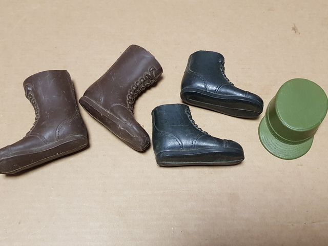 LOTE DE BOTAS Y GORRA GI.JOU