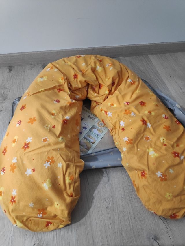 Se vende cojin de lactancia.