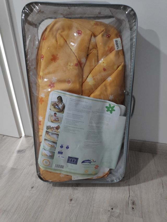 Se vende cojin de lactancia.