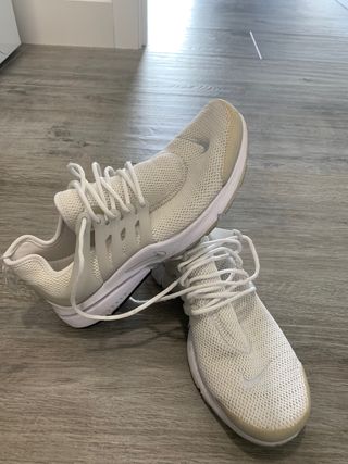 Zapatillas Nike mujer numero 39 de segunda mano por 20 EUR en Toledo en  WALLAPOP