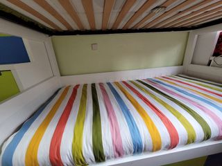 Litera juvenil con escalera almacenaje de segunda mano por 200 € en