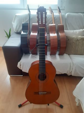 Guitarra clásica ADMIRA ESTRELLA de segunda mano por 180 EUR en Granada en  WALLAPOP