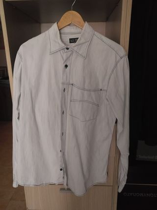 Camisa vaquera Armani jeans de segunda mano por 60 EUR en Valencia en  WALLAPOP