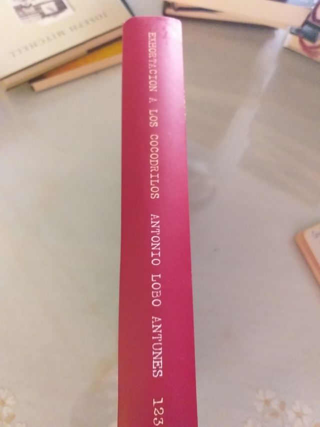 EXHORTACIÓN A LOS COCODRILOS.A.Lobo Antunes