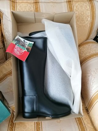 Botas equitación num 37 AIGLE de segunda mano por 20 EUR en Málaga en  WALLAPOP