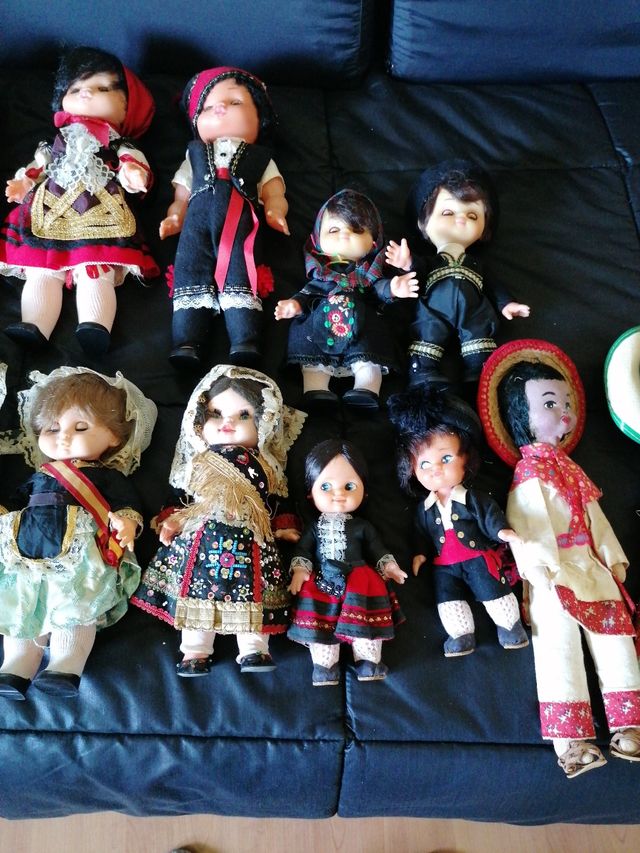 muñecos traje folklore o regional