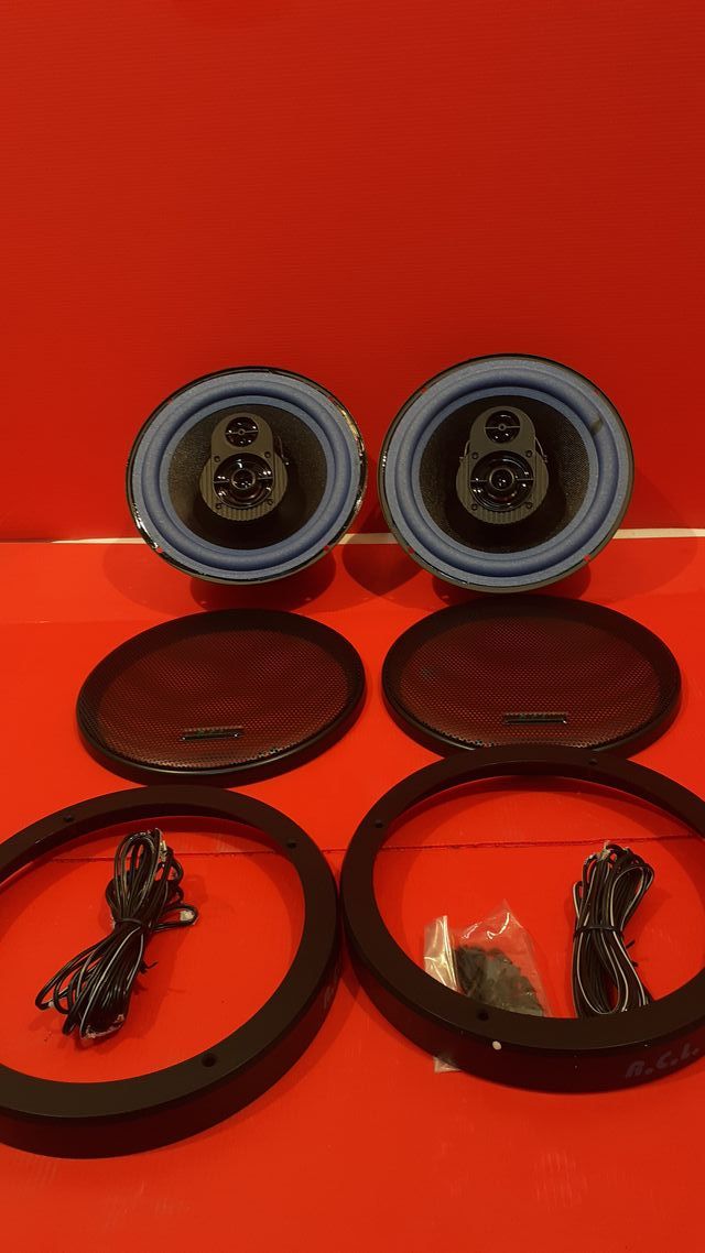 ALTAVOCES PARA COCHE RCL 300W. 2A OPORTUNITAT