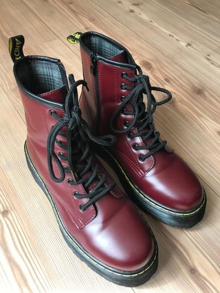Botas Andy-Z estilo Martens de segunda mano por 19 EUR en Bilbao en WALLAPOP