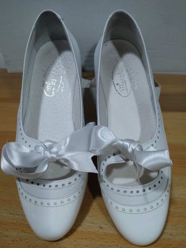 Scarpe da bambina. Mocassini