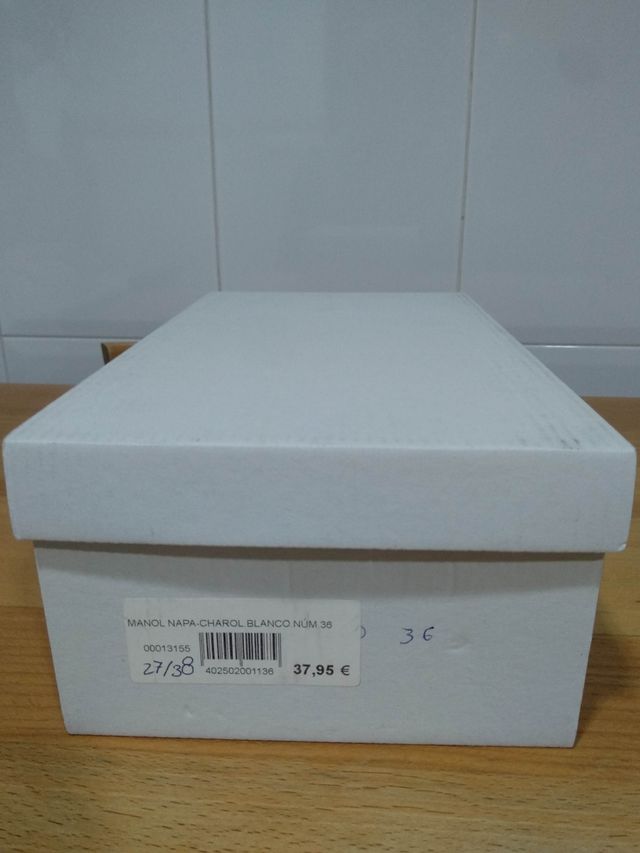 Scarpe da bambina. Mocassini