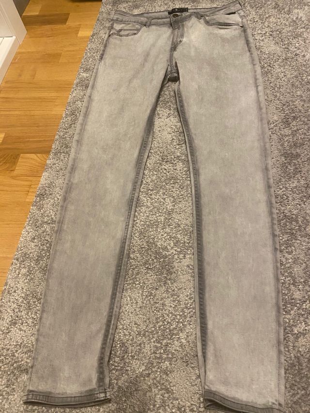 Pantalones Zara