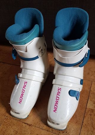 Botas de esqui baratas de segunda mano por 20 EUR en Madrid en WALLAPOP