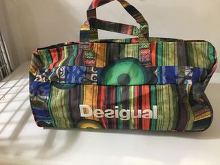 Maleta DESIGUAL de segunda mano por 25 EUR en Barcelona en WALLAPOP