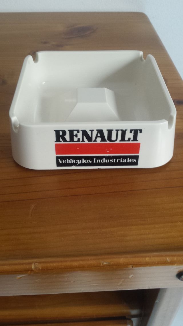 CENICERO RENAULT DE CERÁMICA