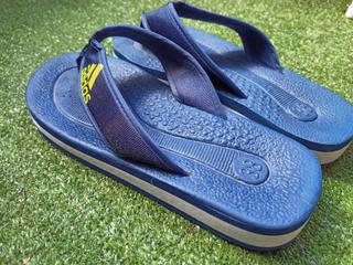 Chanclas ADIDAS de dedo Talla 38 de segunda mano por 6 EUR en Madrid en  WALLAPOP