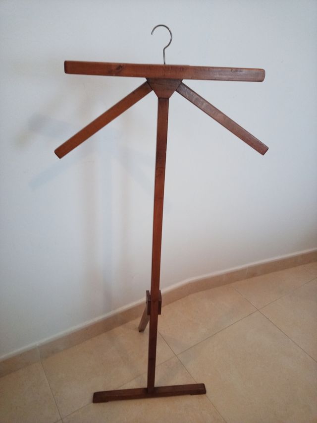 Antigua percha vintage galán noche