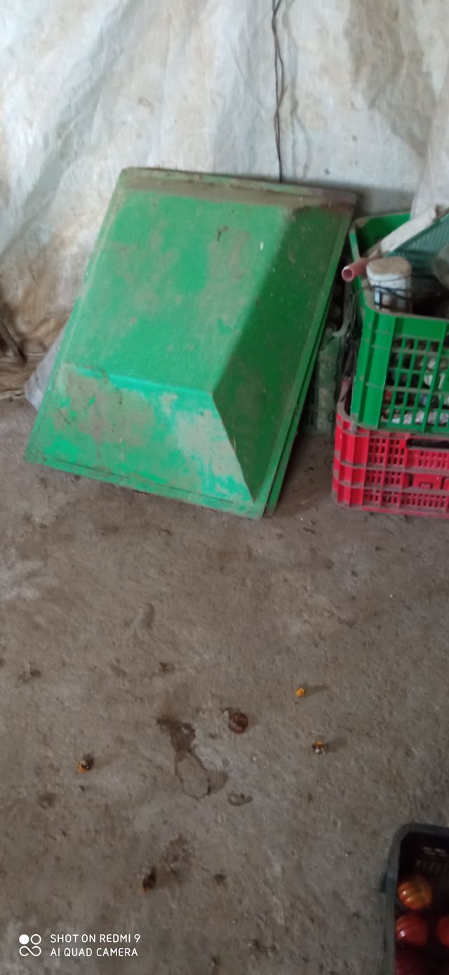 3 CAJAS DE CARRETILLA NUEVAS