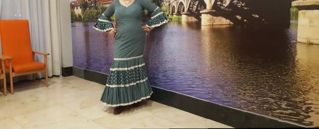 Trajes de flamenca y falda de ensayo