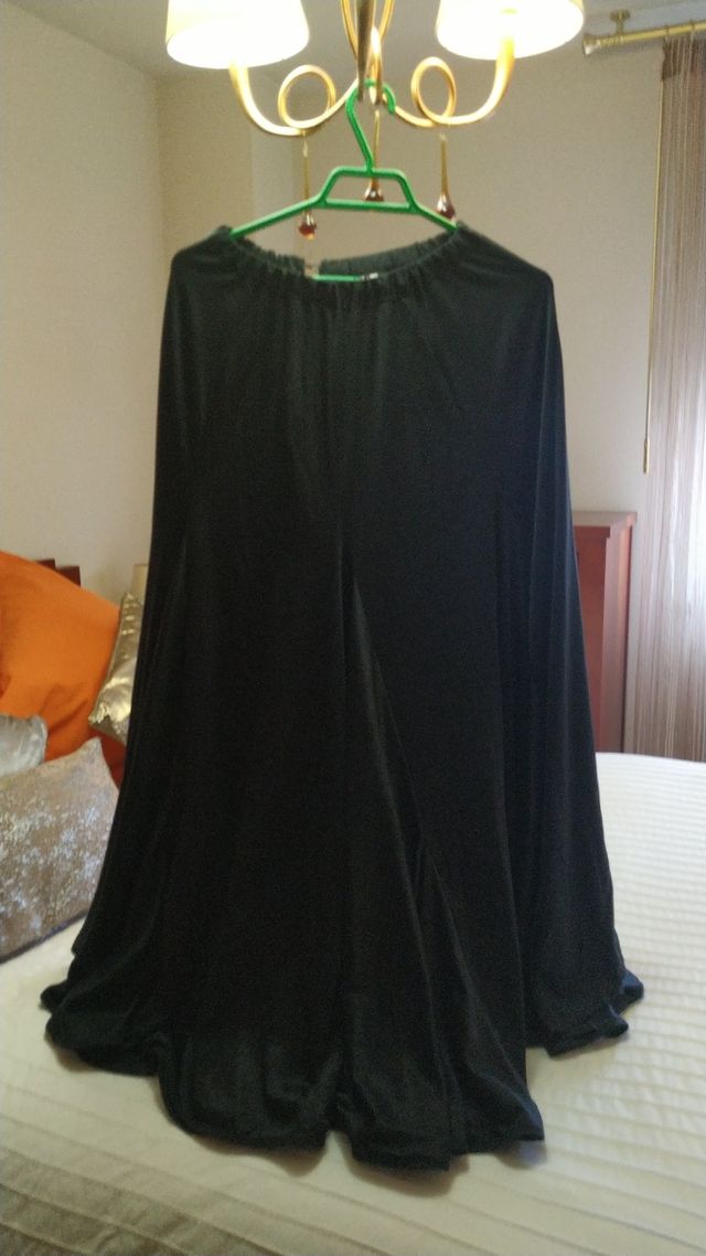 Trajes de flamenca y falda de ensayo