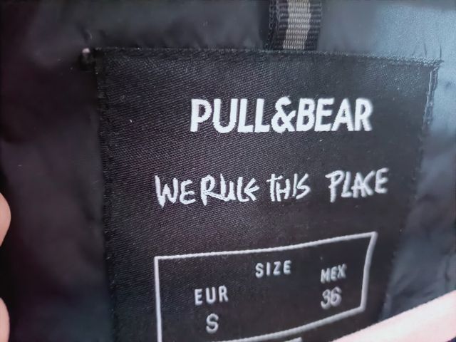 Abrigo impermeable negro