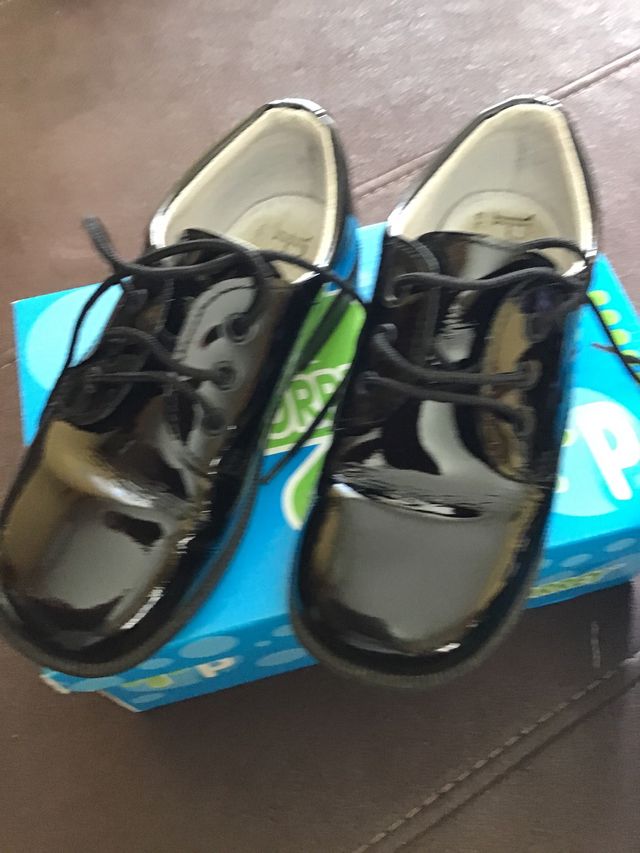 Zapato charol chico nº 28 y 32