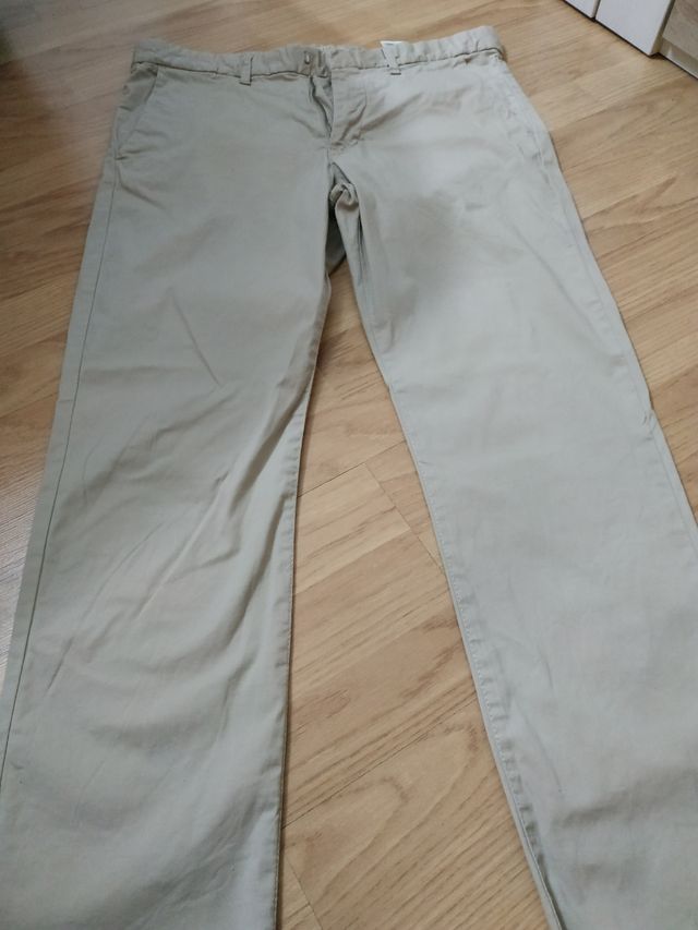 dos pantalones tipo chino