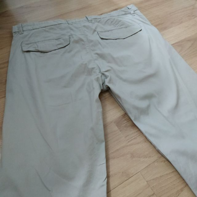 dos pantalones tipo chino