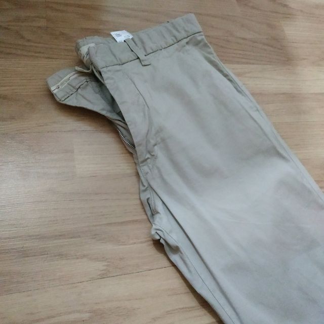 dos pantalones tipo chino