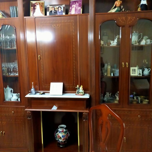 Mueble de comedor madera clasica