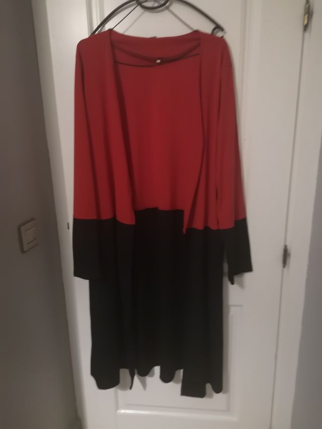 chaqueta larga en contraste de colores