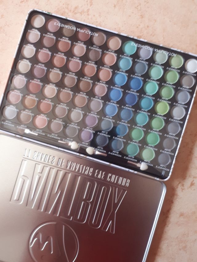 Paleta W7 completamente nueva