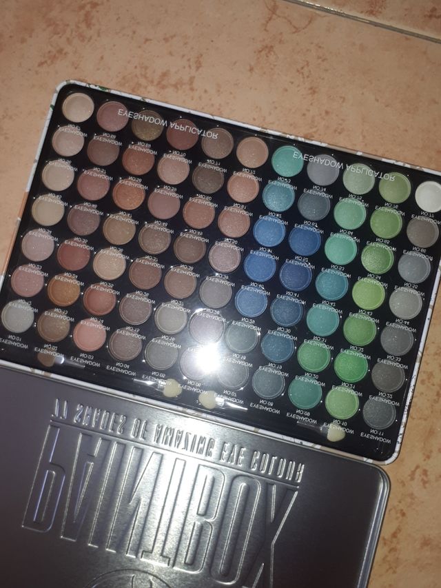Paleta W7 completamente nueva