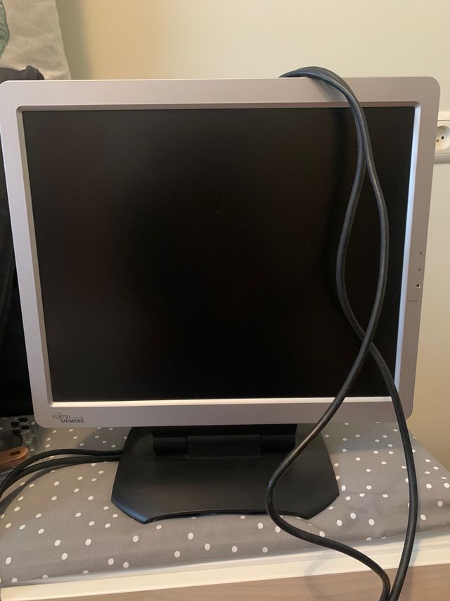 Monitor FUJITSU Siemens de 17"