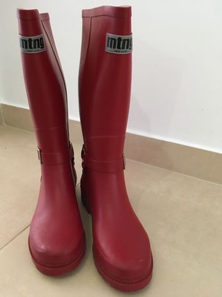 Botas de agua Mustang Rojas. 38. de segunda mano por 17 EUR en Benavente en  WALLAPOP