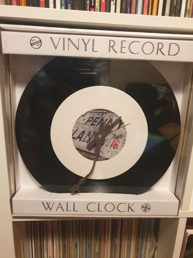 VINYL RECORD WALL CLOCK