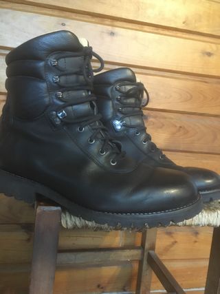 Botas Militares Ejército. 48 de segunda mano por 75 EUR en Irun en WALLAPOP