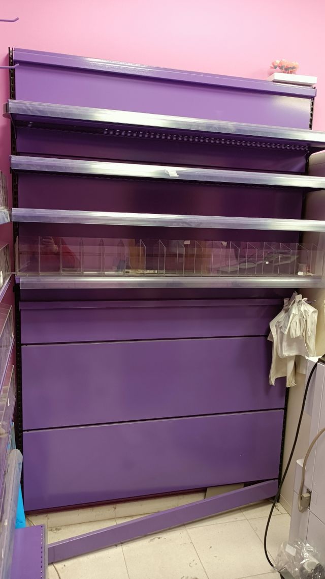 Estanterías y mostrador de segunda mano por 1.500 € en Daganzo de