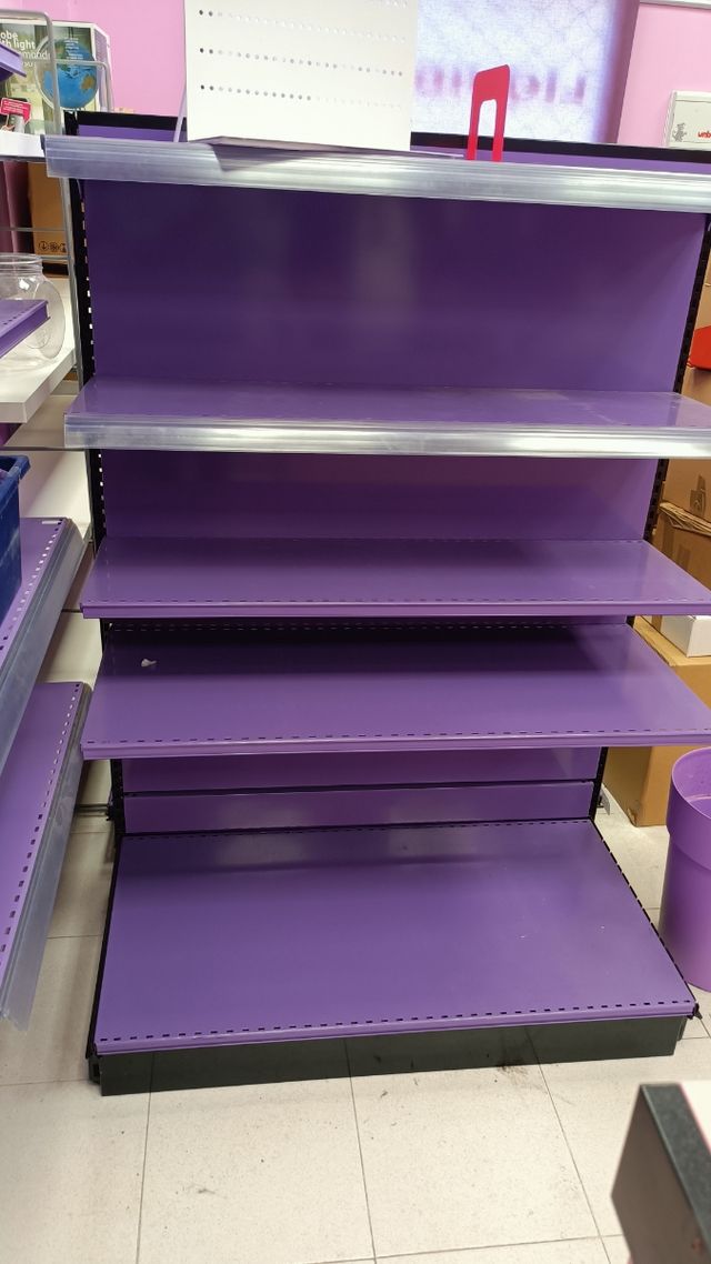 Estanterías y mostrador de segunda mano por 1.500 € en Daganzo de