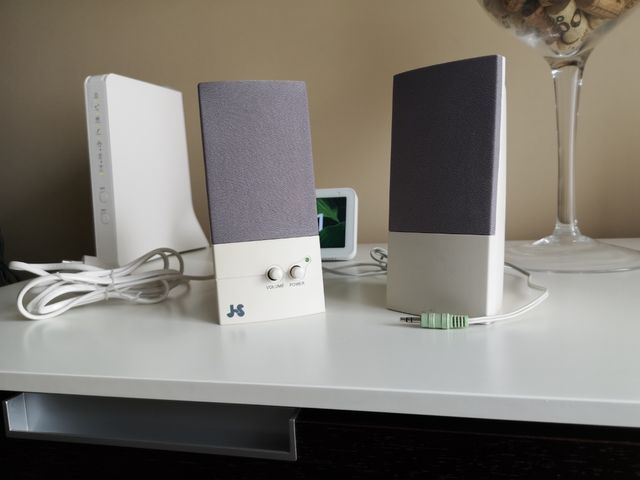 set de 2 altavoces para monitores.