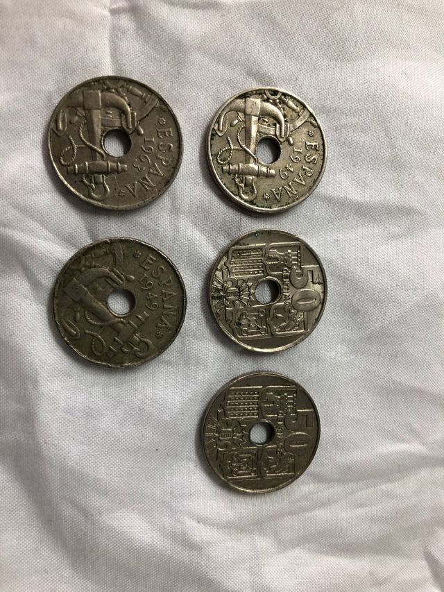 Moneda 50 céntimos agujero . 1949-63 