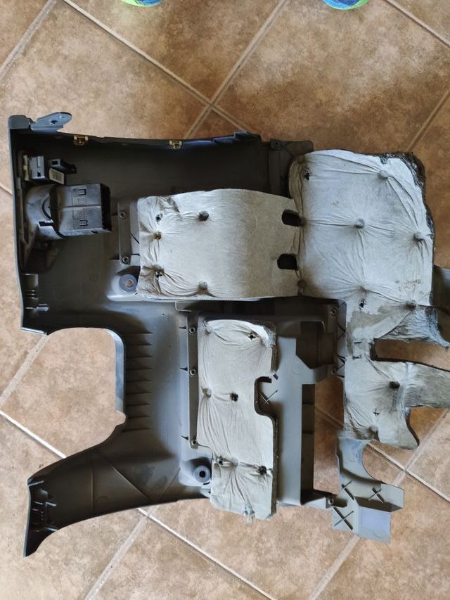 Salpicadero bajo el volante Seat Leon 1M1