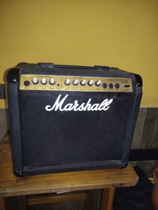 Amplificador Marshall valvestate modelo 8020 de segunda mano por 130 EUR en  Villarroya de la Sierra en WALLAPOP