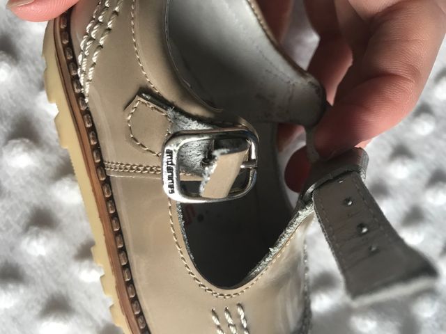 Zapatos 21 charol camel