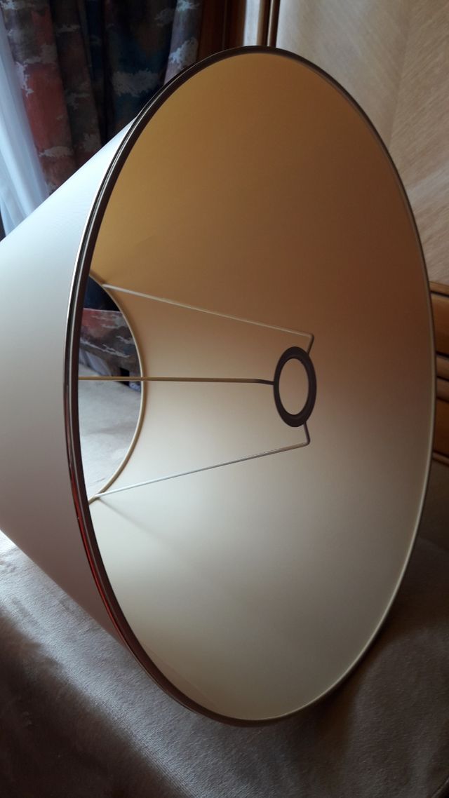 Pantalla Conica con Regalo Funda Cojin