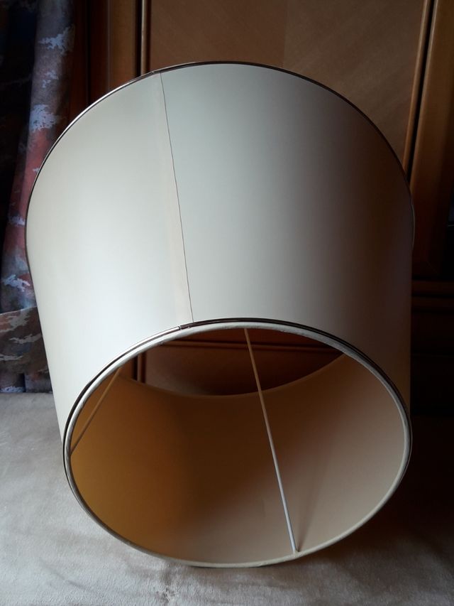 Pantalla Conica con Regalo Funda Cojin