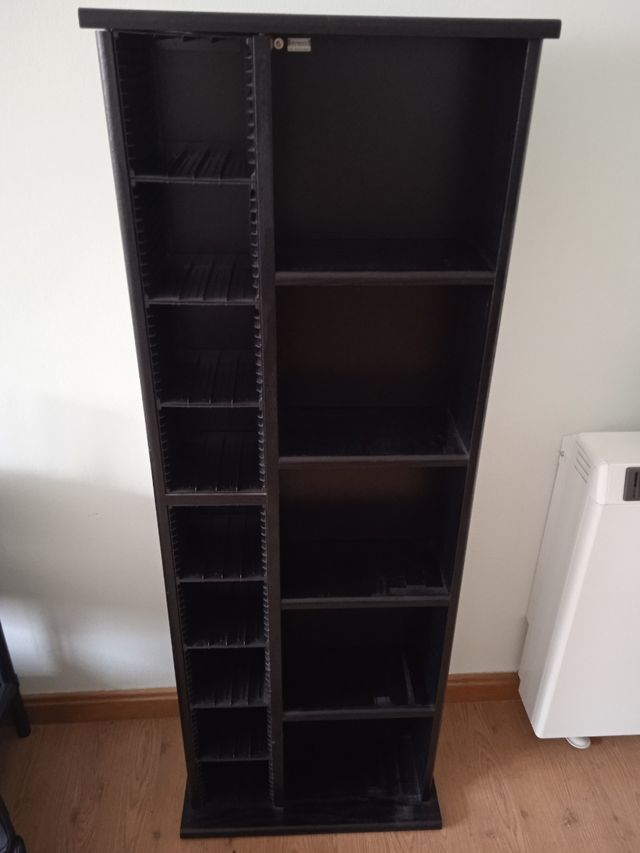 MUEBLE PARA CDS-DVDS-LIBROS de segunda mano por 8 € en Salamanca en