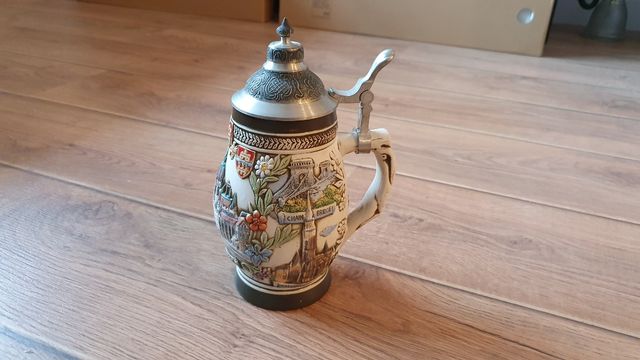 Jarra de cerveza de cerámica hungara